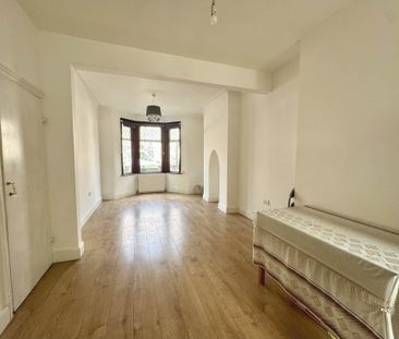 Guide Price £2,400 pcm - Available Now - Part Furnished - Photo 1