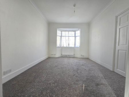 Guide Price £2,500 pcm - Available Now - Part Furnished - Photo 4