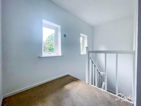 3 bedroom detached house to rent - Photo 2
