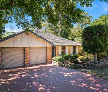 Contemporary Family Home with Poolside Entertaining & Leafy Outlooks - Photo 5