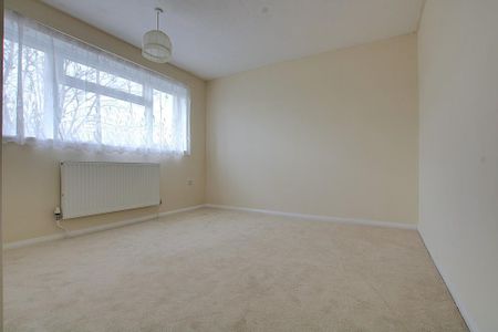 3 bedroom end of terrace house to rent - Photo 5