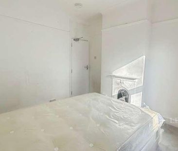 Russell Rise, Luton, Bedfordshire, LU1 - Photo 6