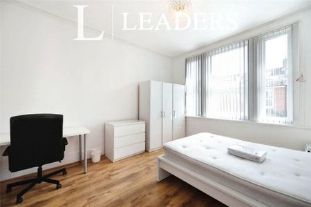 5 bedroom terraced house to rent - Photo 3