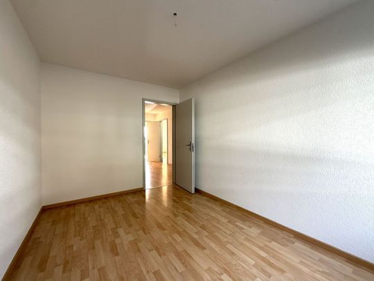 Helle 4.5 Zimmer Wohnung mit Balkon - Foto 1