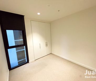 Modern Light-Filled 2 Bedroom Apartment at Spencer - Photo 1