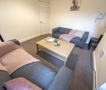 4 bedroom terraced house to rent - Photo 4