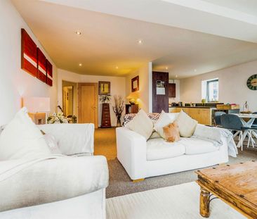 Churchill Way, Cardiff - Photo 5