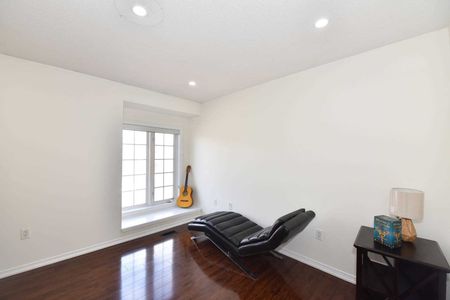 For Lease - 22 Qualivalley Drive, Brampton, Ontario - Photo 5