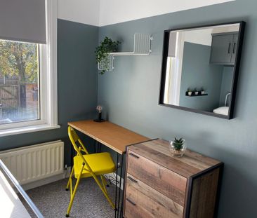 4 bedroom terraced house to rent - Photo 4