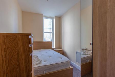 2 bedroom flat to rent - Photo 3