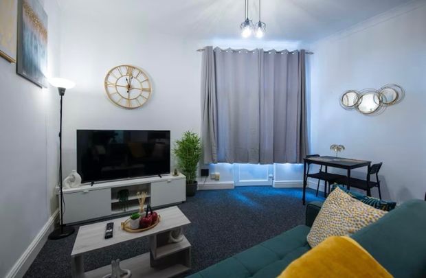 1 Bed Flat, Thornbury Avenue, SO15 - Photo 1