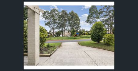 SPACIOUS FAMILY HOME WITH PARK VIEWS AND ULTIMATE PRIVACY - Photo 5