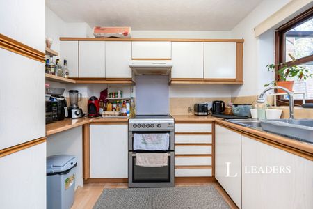 2 bedroom house to rent Newbridge Oval, Emerson Valley, Milton Keynes, MK4 - Photo 3