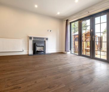 2 bedroom end of terrace house to rent - Photo 2