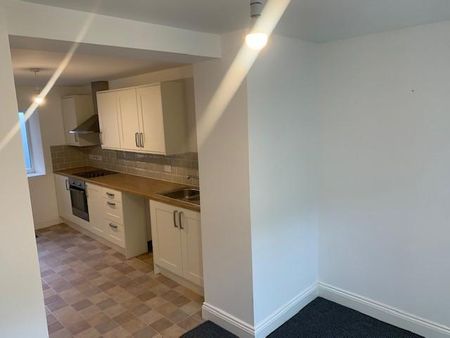 2 bedroom end of terrace house to rent - Photo 3