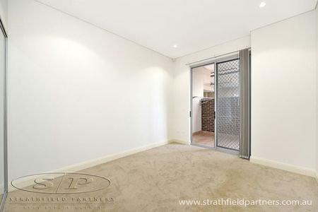 Ground Level, Luxury Living - Photo 2