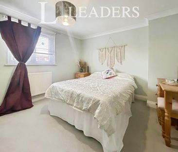 3 bedroom detached house to rent - Photo 3