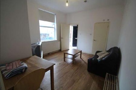 1 bedroom ground floor flat to rent - Photo 3