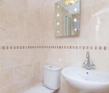 1 bedroom private hall to rent - Photo 2