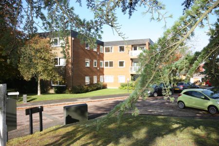 Jolive Court, Guildford - 2 bedrooms Property for lettings - Seymours - Photo 5