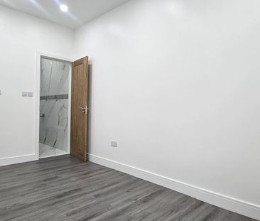 2 Bedroom , Stafford Road, Croydon - Photo 1