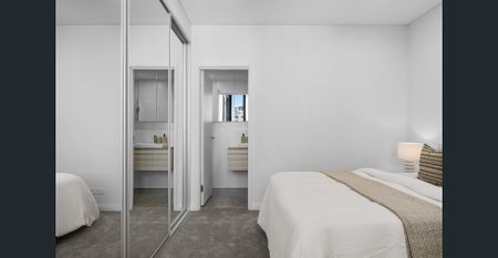 Sunlit Three-Bedroom with Entertainer's Balcony - Photo 3