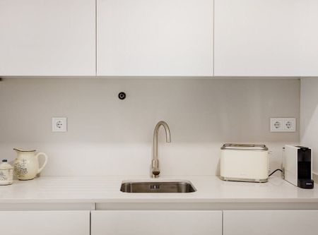 Travessa de São Miguel, Lisbon, Lisbon 1100-605 - Photo 2