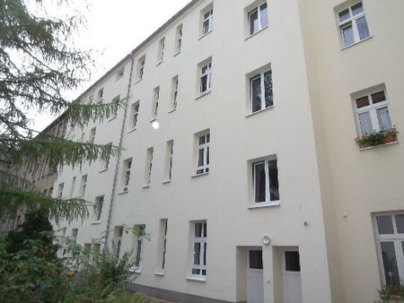 Kleine Single-Wohnung im san. Altbau ***Laminat***Dusche***offene Küche*** - Photo 2