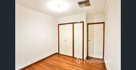 Peaceful, Well-Loved Home in Quiet Mildura Location - Photo 3