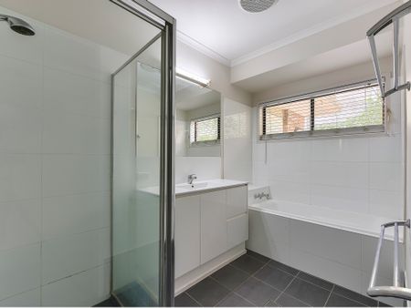 6 Errogie Place, Fig Tree Pocket QLD 4069 - House For Rent | Domain - Photo 5