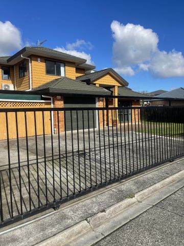 PAPAKURA, 4 BEDROOMS - Photo 3