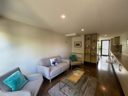 Unwind in a Fully Furnished Apartment in the Heart of Christchurch! - Photo 3