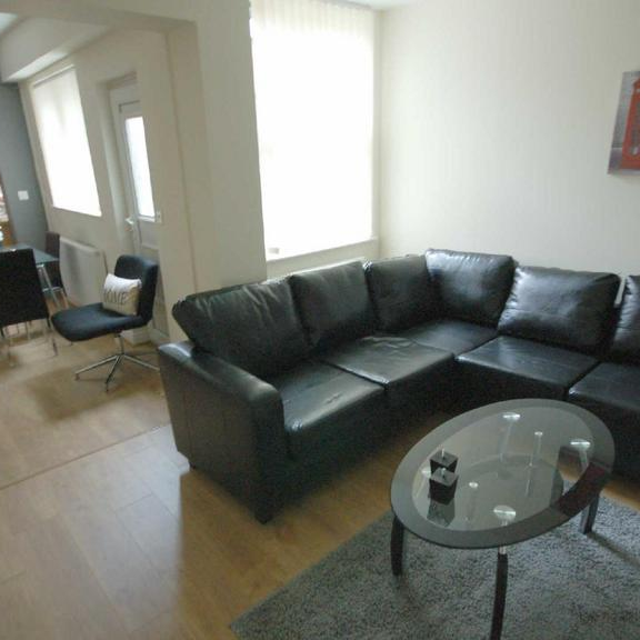 5 bedroom house to rent - Photo 1