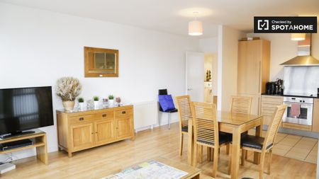 Great 2-bedroom flat to rent in Stoneybatter, Dublin - Photo 2