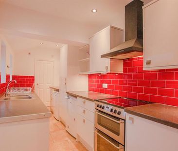 2 bedroom terraced house to rent - Photo 4