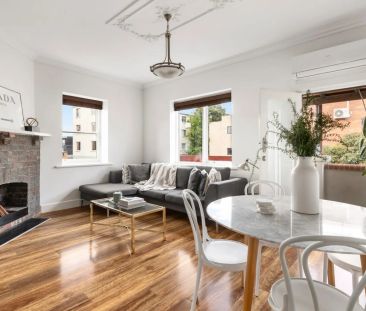 Living In Elwood - Photo 1
