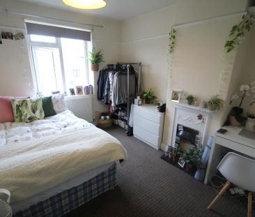 5 bedroom semi-detached house to rent - Photo 4