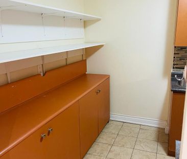 For Lease - 3025 The Credit Woodlands Road Unit# 330, Mississauga, ... - Photo 5