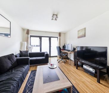 18 Mostyn Grove, London - Photo 3