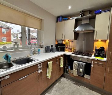 2 bedroom end of terrace house to rent - Photo 4