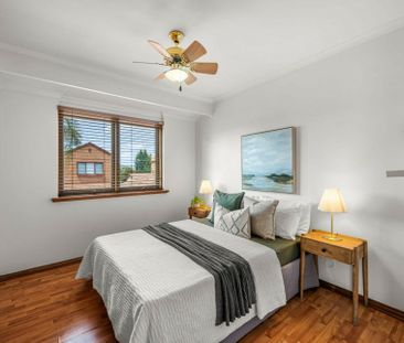 Spacious Townhouse with Exceptional Outdoor Entertaining - Photo 6