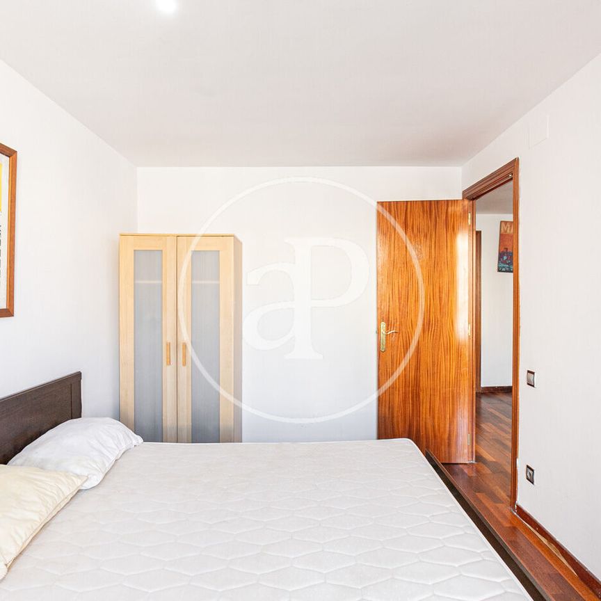 Apartment for Rent on Nou de la Rambla - Photo 1