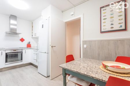 Exclusiva planta baja en alquiler con jardín de 200 m² y piscina en Finestrelles - Foto 3