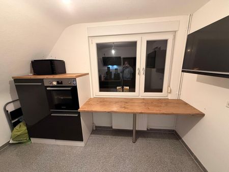 +++ gute Wohnlage - modernisiert, gemütlich & gehoben - Dachgeschoss (2.OG) - EBK möglich - an einen Nichtraucher +++ - Foto 3