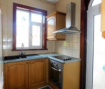 2 bedroom end of terrace house to rent - Photo 5