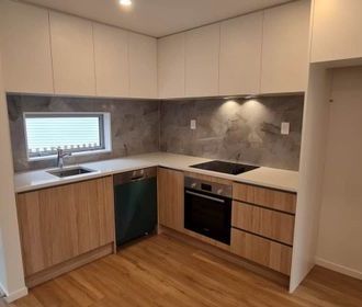 Modern 2BR Townhouse in Botany Downs - Photo 1
