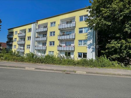 Geräumige 3-Zi.-Wohnung mit Balkon! - Photo 2