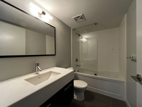 For Lease - 126 Simcoe Street Unit# 407, Toronto, Ontario - Photo 1