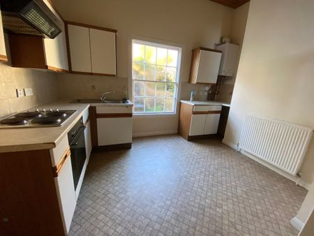 3 bed apartment to rent in George Street, Hastings - Photo 3