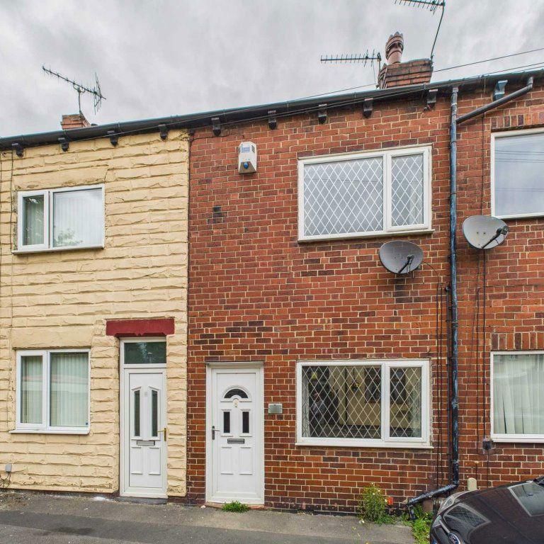 2 bedroom terraced house to rent - Photo 1